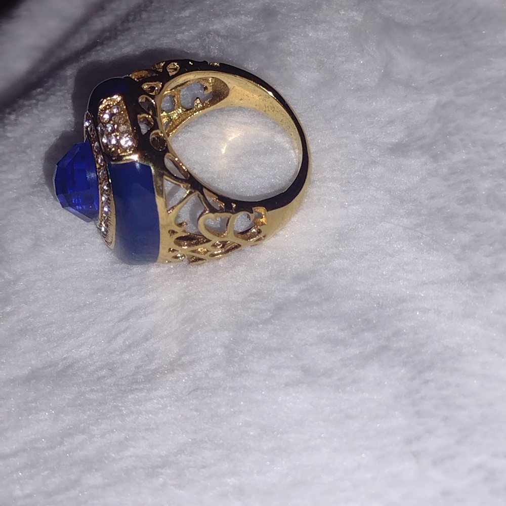 Ring - Picture 2 of 4